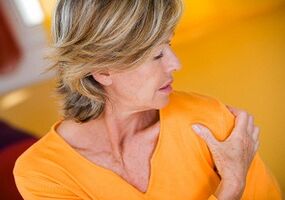 Schulterschmerzen bei Arthrose des Gelenks